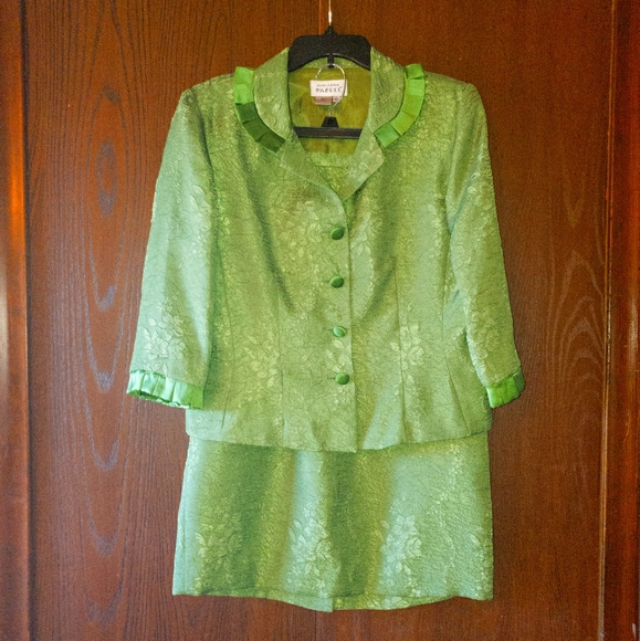 Adrianna Papell Dresses & Skirts - Adrianna Papell Skirt Suit